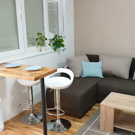 Apartments In City Center Κουμάνοβο Εξωτερικό φωτογραφία